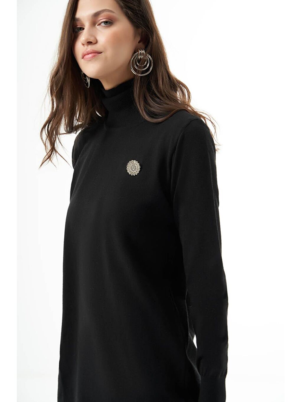 Broş Detaylı Balıkçı Siyah Triko-3