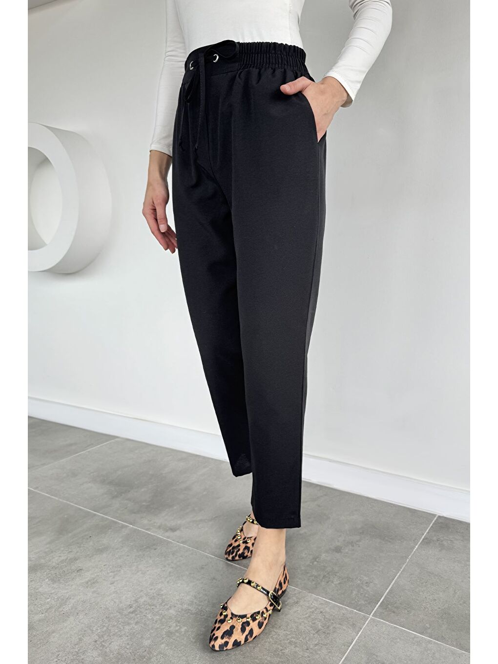 Siyah Kadın Bel Lastikli Pantolon-3