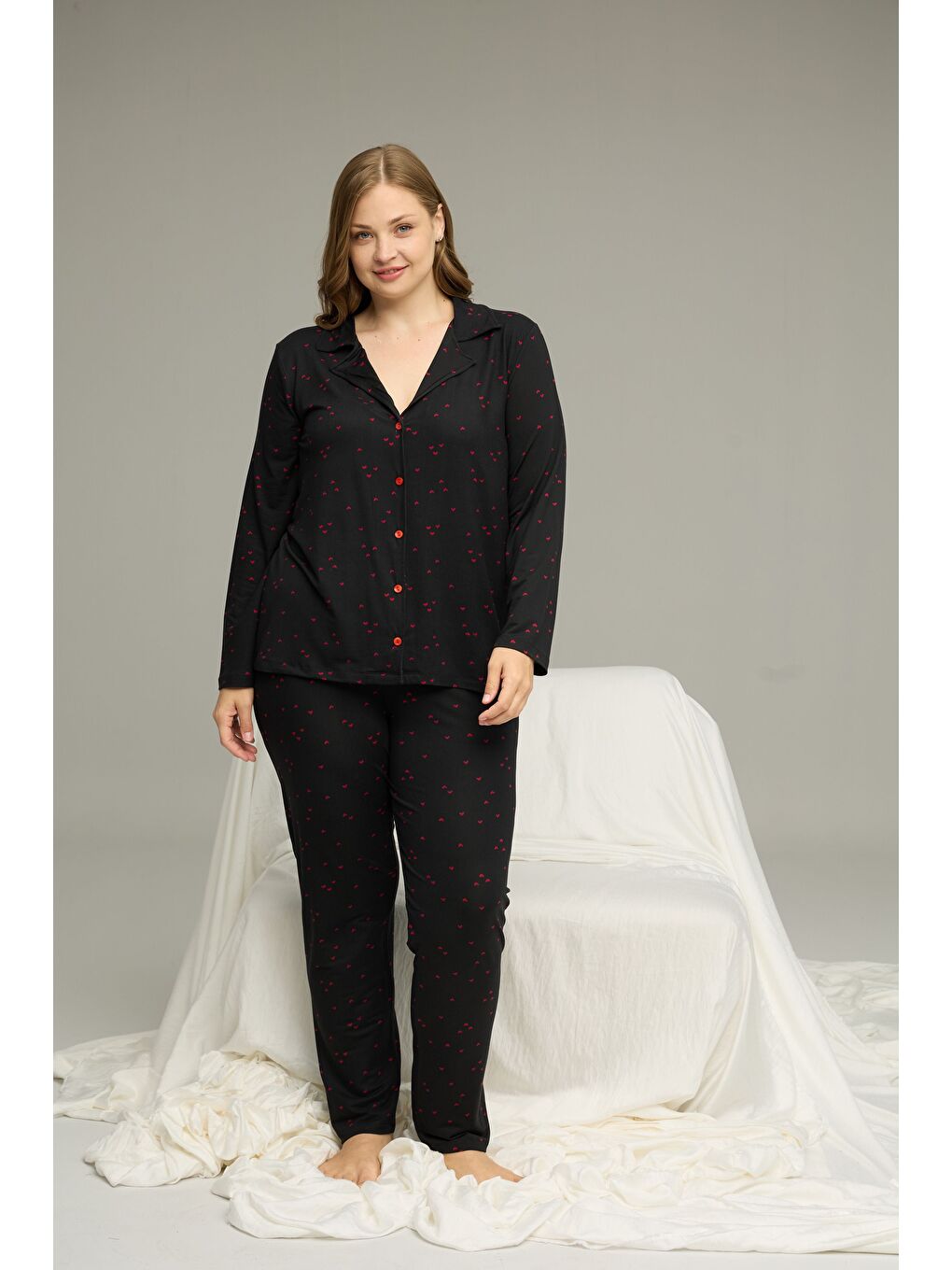 Siyah Desenli Büyük Beden Battal Boy Gömlek Yaka Düğmeli Milan Örme Pijama Takım25224320-1