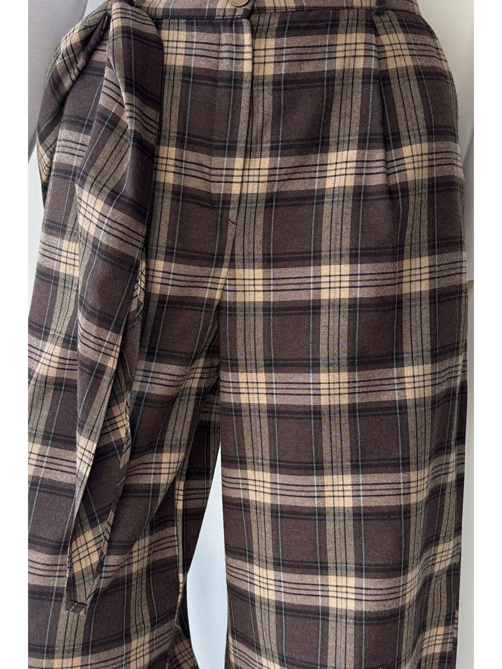 Kahverengi Kadın Bel Lastikli Ekose Desenli Fularlı Pantolon-3