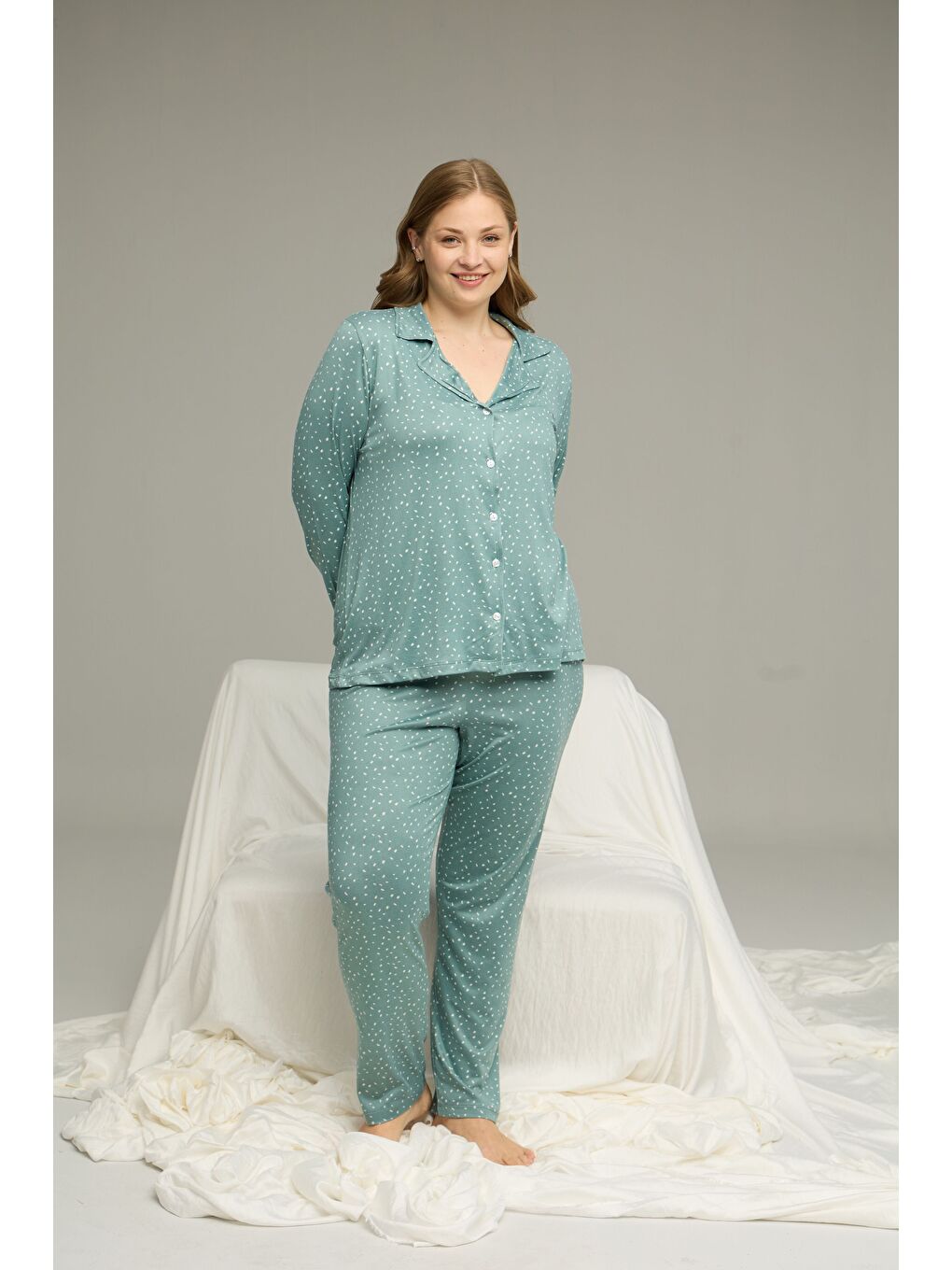 Yeşil Desenli Büyük Beden Battal Boy Gömlek Yaka Düğmeli Milan Örme Pijama Takım25224318-1