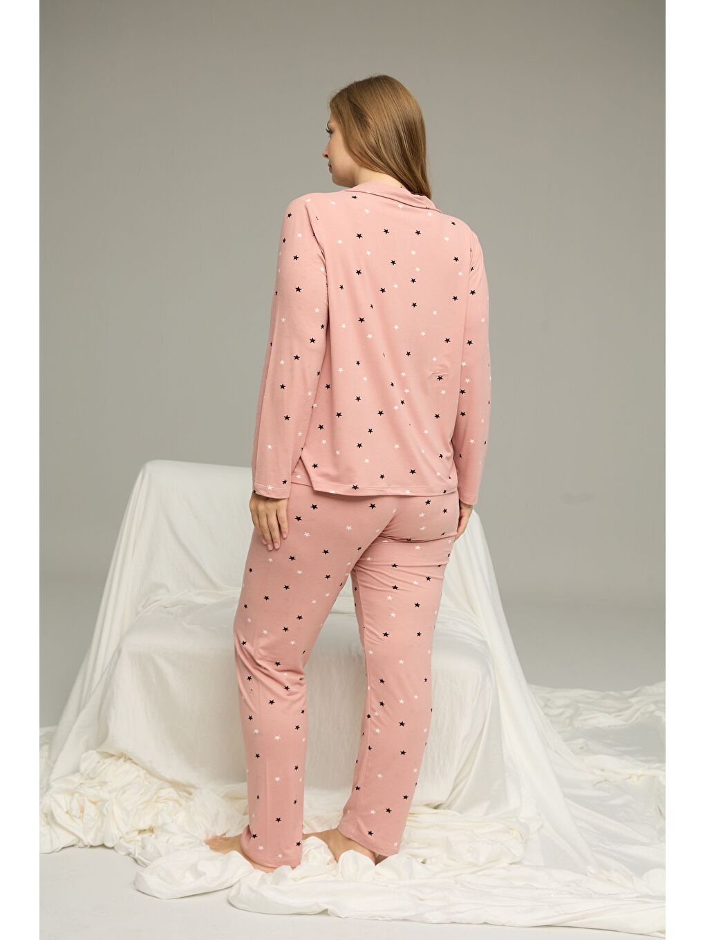 Pembe Pudra Desenli Büyük Beden Battal Boy Gömlek Yaka Düğmeli Milan Örme Pijama Takım25224322-2