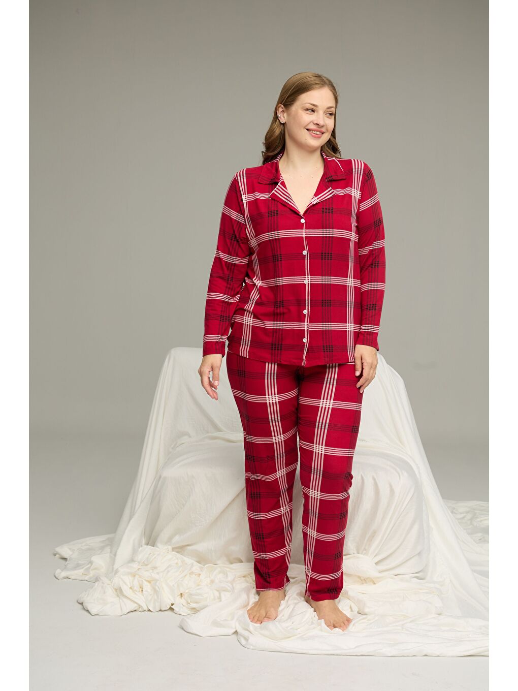 Karışık Ekose Desenli Büyük Beden Battal Boy Gömlek Yaka Düğmeli Milan Örme Pijama Takım25224325-1