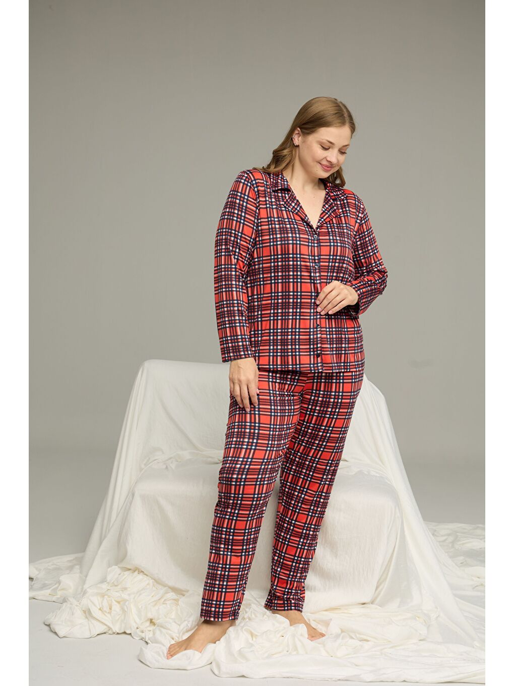 Karışık Ekose Desenli Büyük Beden Battal Boy Gömlek Yaka Düğmeli Milan Örme Pijama Takım25224324-1