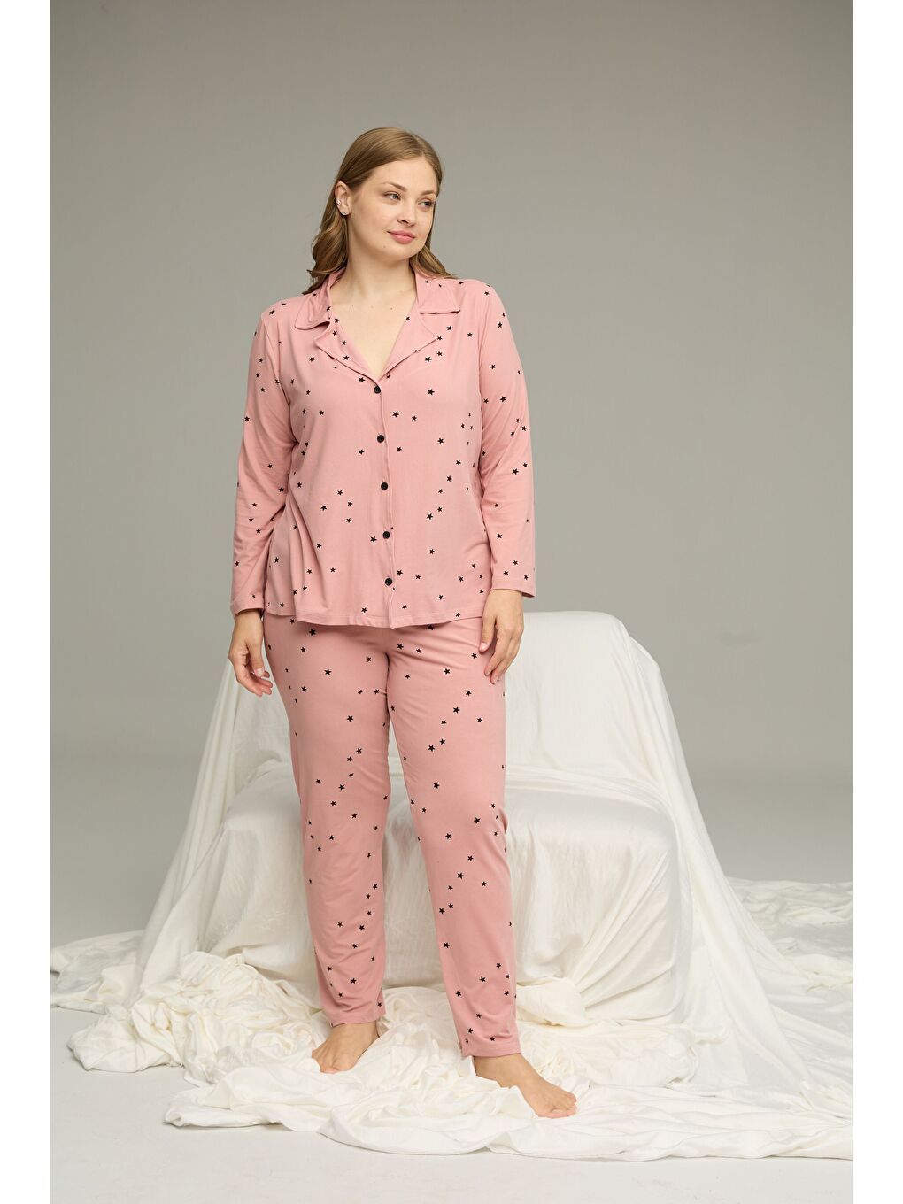 Pembe Pudra Desenli Büyük Beden Battal Boy Gömlek Yaka Düğmeli Milan Örme Pijama Takım25224330-1