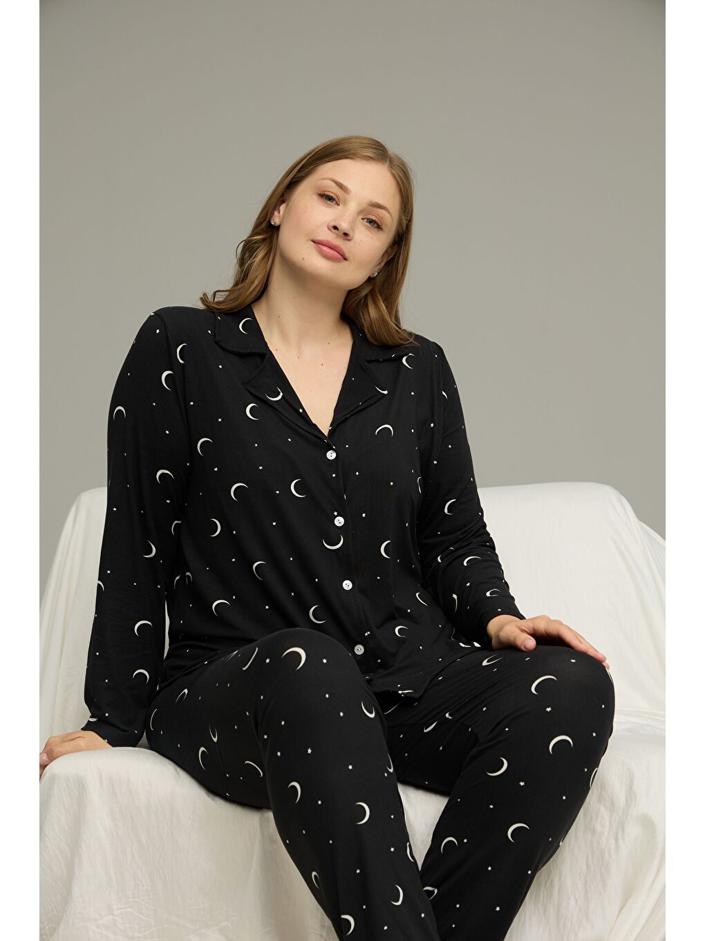 Siyah Desenli Büyük Beden Battal Boy Gömlek Yaka Düğmeli Milan Örme Pijama Takım25224332