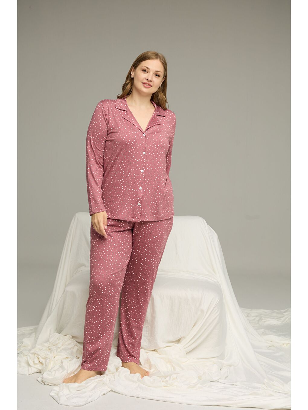 Pembe Gül Kurusu Büyük Beden Battal Boy Gömlek Yaka Düğmeli Milan Örme Pijama Takım25224335-1