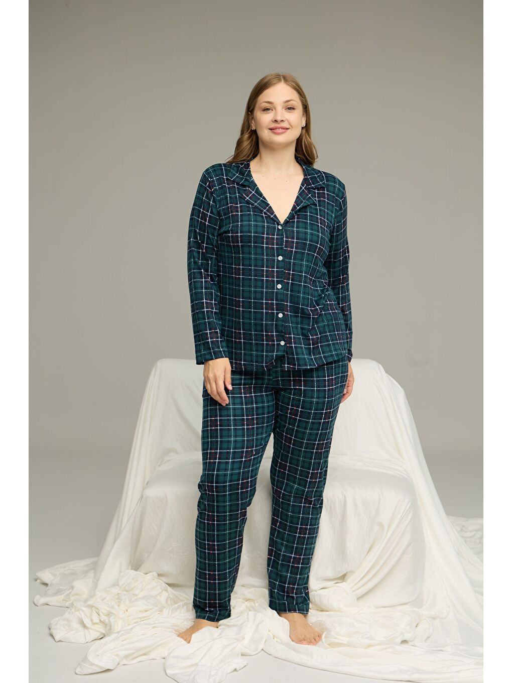 Yeşil Desenli Büyük Beden Battal Boy Gömlek Yaka Düğmeli Milan Örme Pijama Takım25224336-1