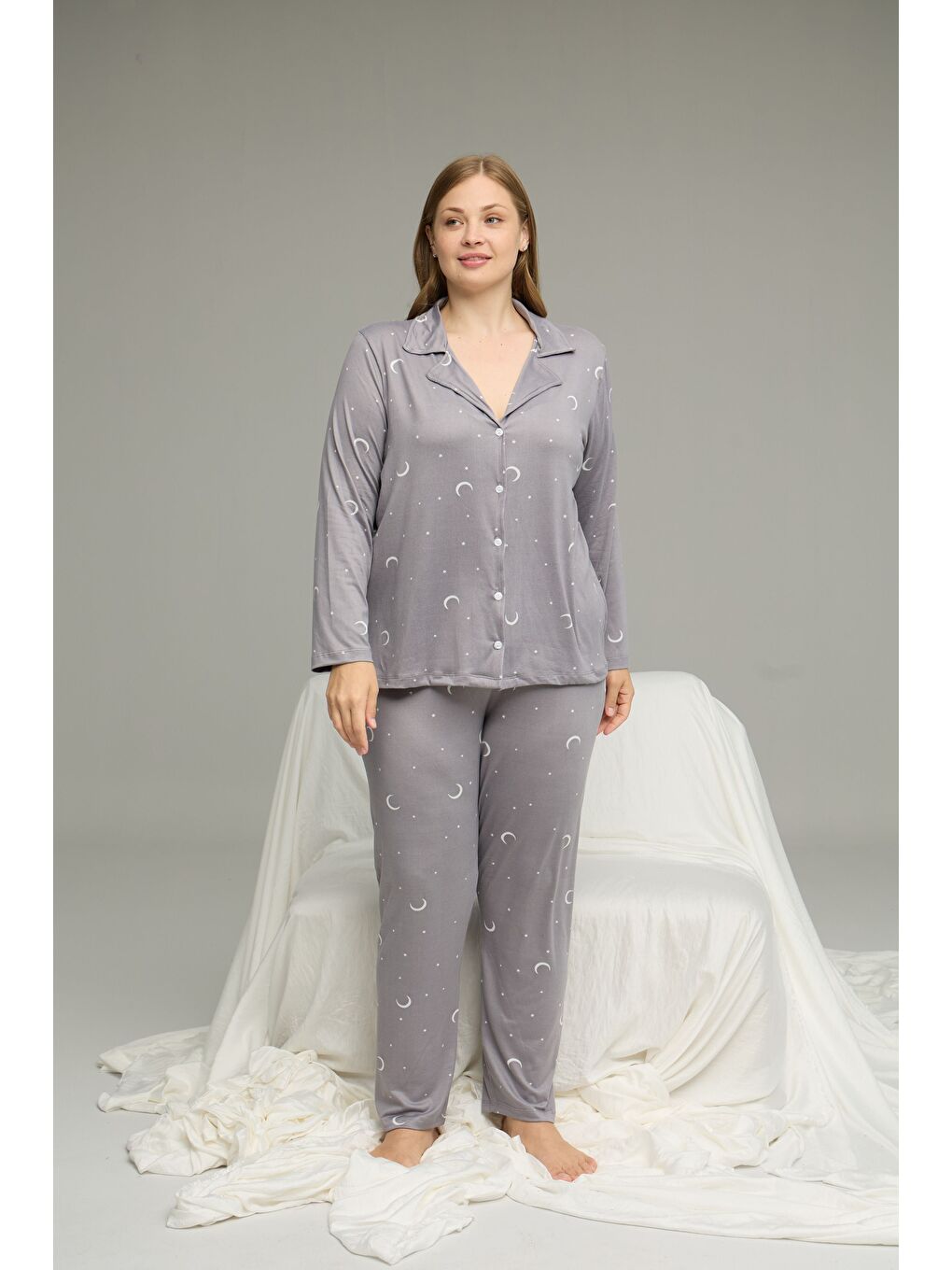 Gri Desenli Büyük Beden Battal Boy Gömlek Yaka Düğmeli Milan Örme Pijama Takım25224337-1