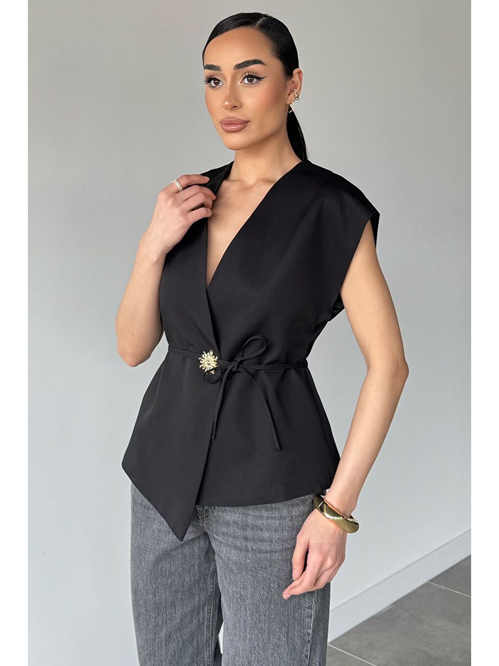 Siyah Kadın Bel Bağlamalı Gold Düğmeli Yelek-1