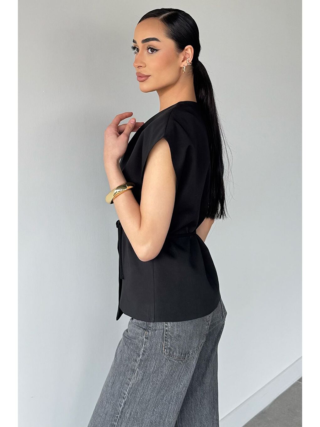 Siyah Kadın Bel Bağlamalı Gold Düğmeli Yelek-3