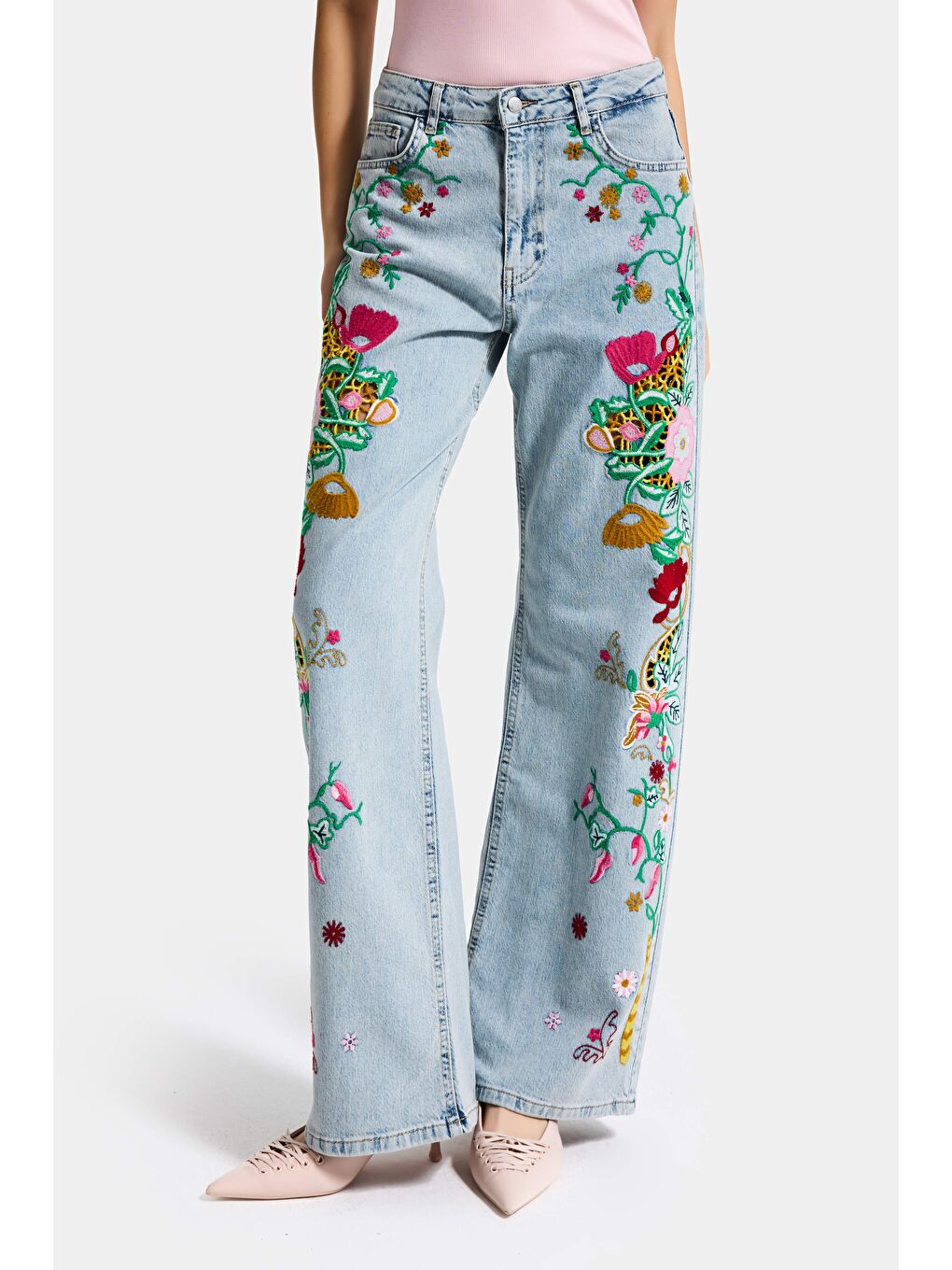 Mavi Kadın Jean Rengi 3s6-32 Straight Fit Özel Desen Çiçek Nakışlı Tasarım Denim Jean