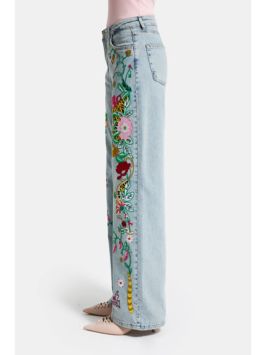 Mavi Kadın Jean Rengi 3s6-32 Straight Fit Özel Desen Çiçek Nakışlı Tasarım Denim Jean-1