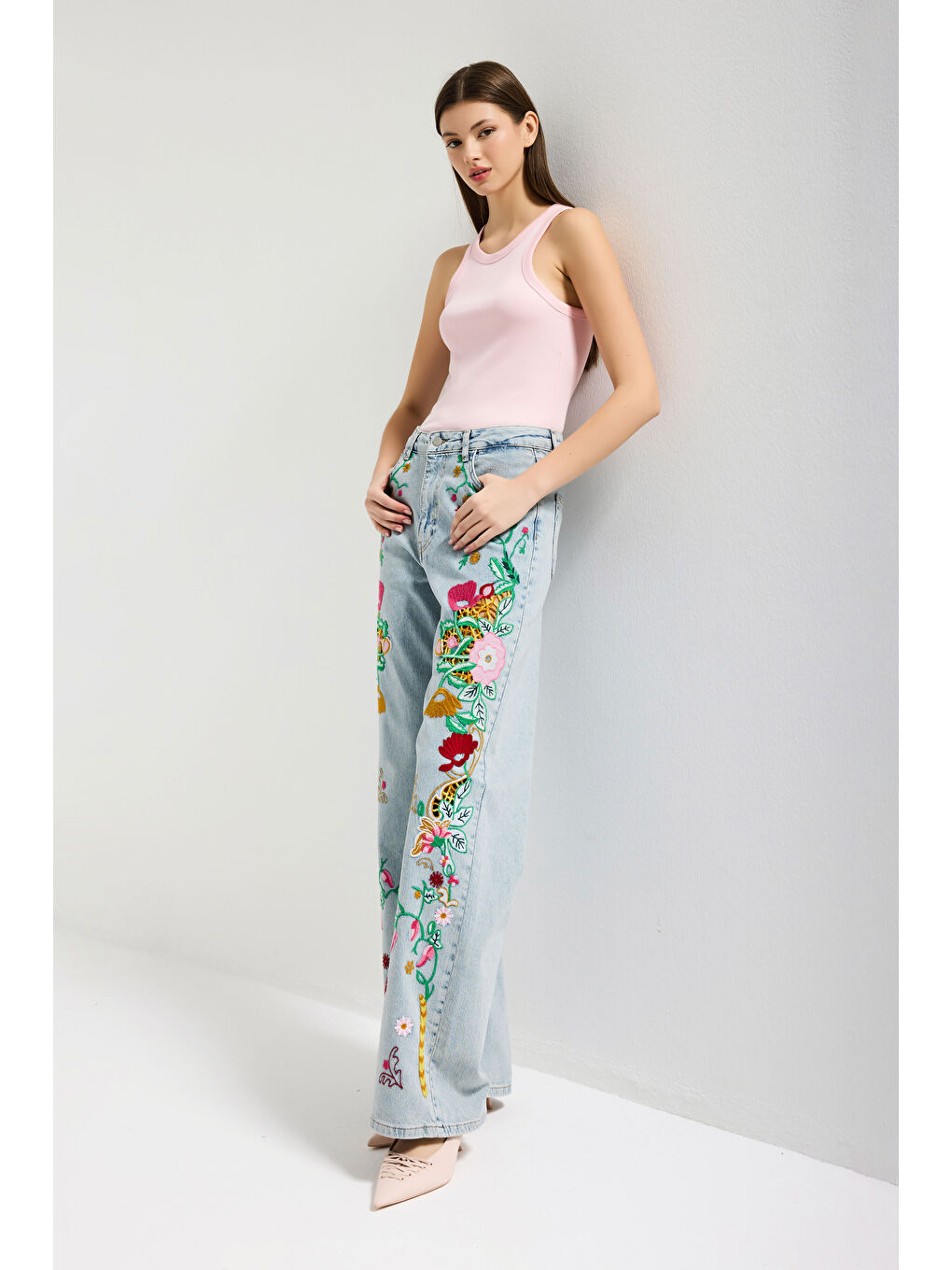 Mavi Kadın Jean Rengi 3s6-32 Straight Fit Özel Desen Çiçek Nakışlı Tasarım Denim Jean-5