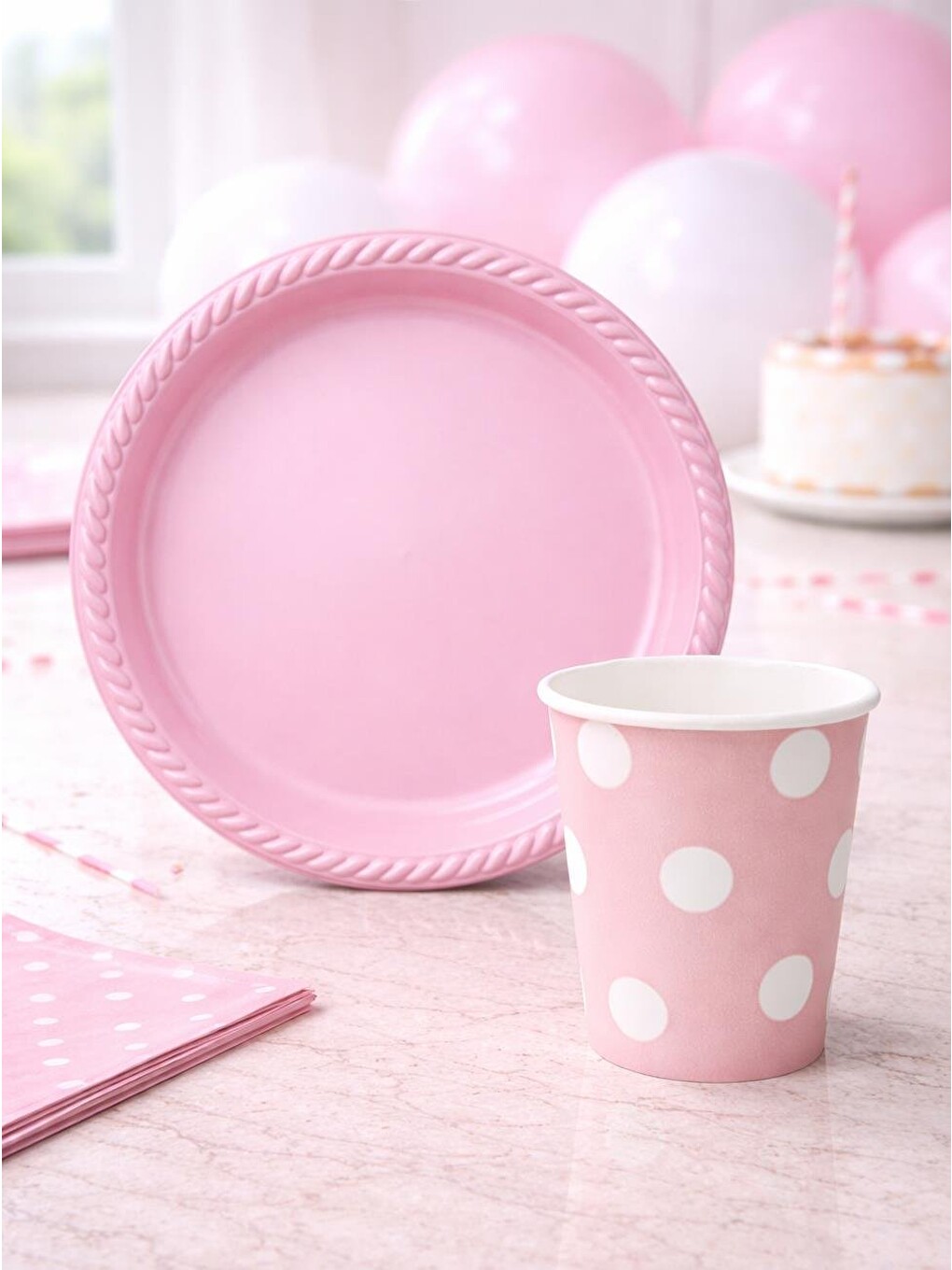 Pembe Plastik Tabak & Karton Bardak Seti – Doğum Günü Parti Malzemesi 24'lü