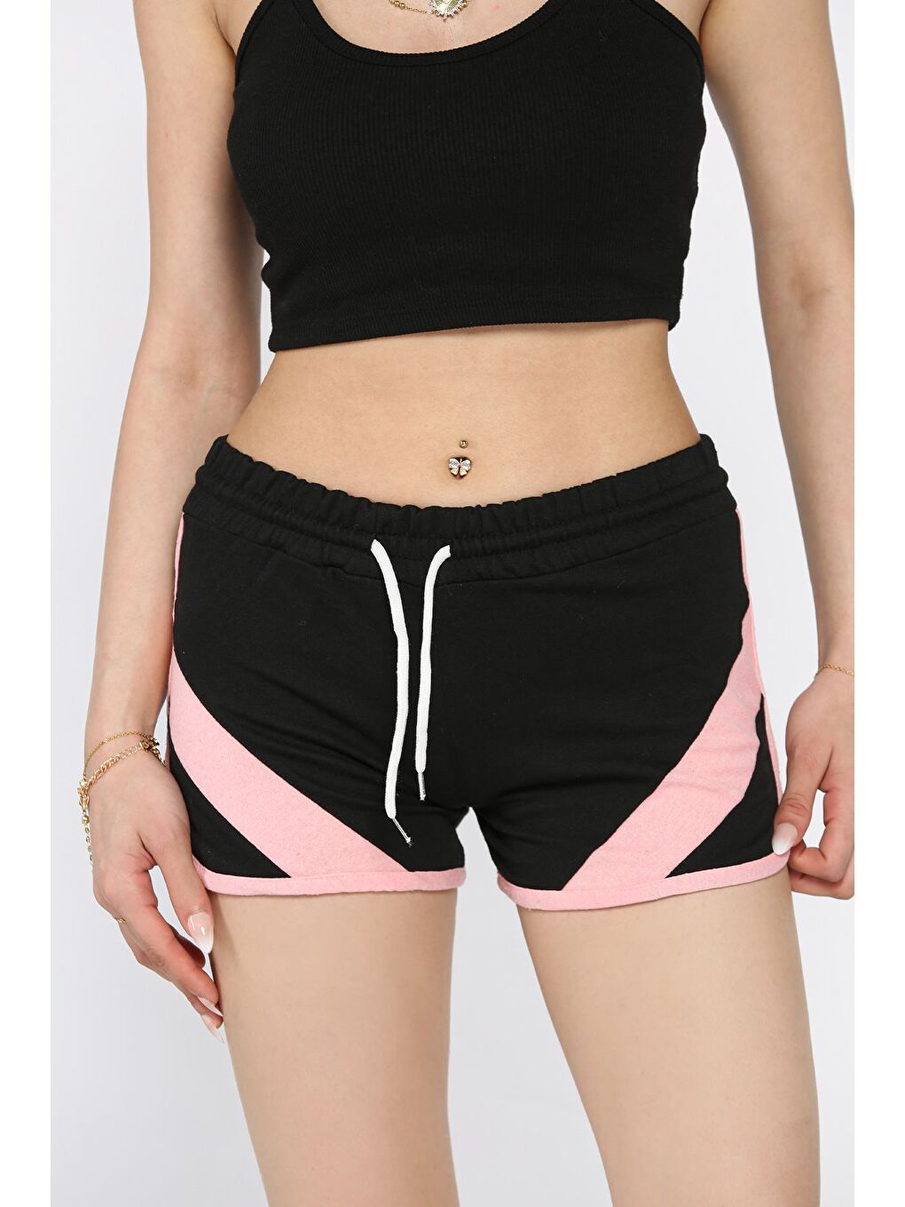 Siyah Biyeli Kadın Baskılı Mini Şort