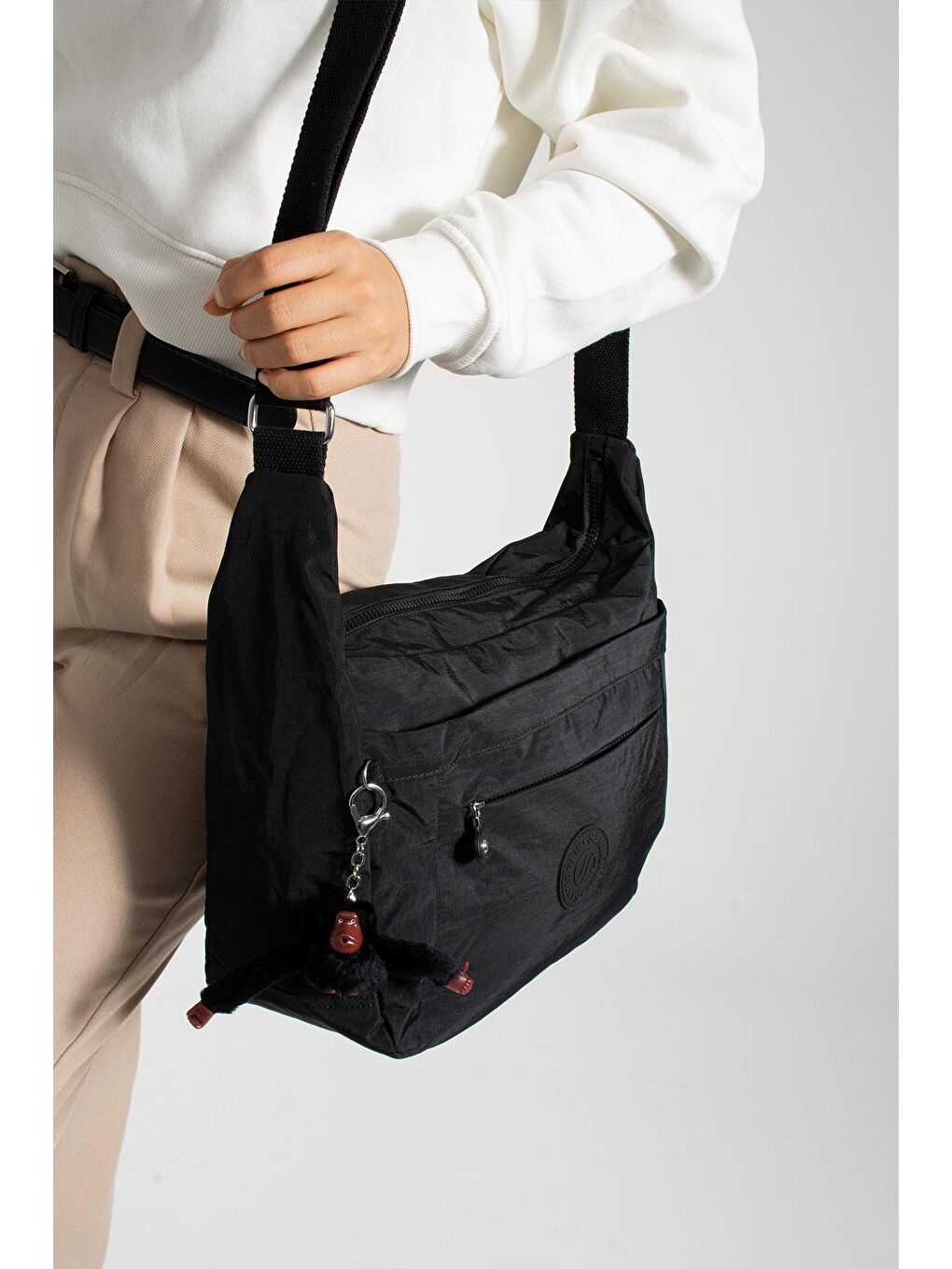 Siyah Martinez Hafif, Su Geçirmez, Çok Gözlü Kadın Omuz Postacı Çantası BP-4848O-1