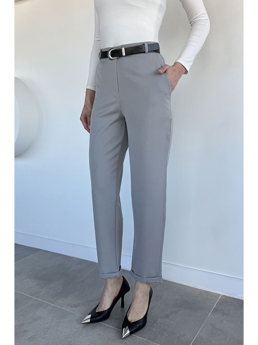Gri Kadın Kemerli Duble Paça Pantolon-1