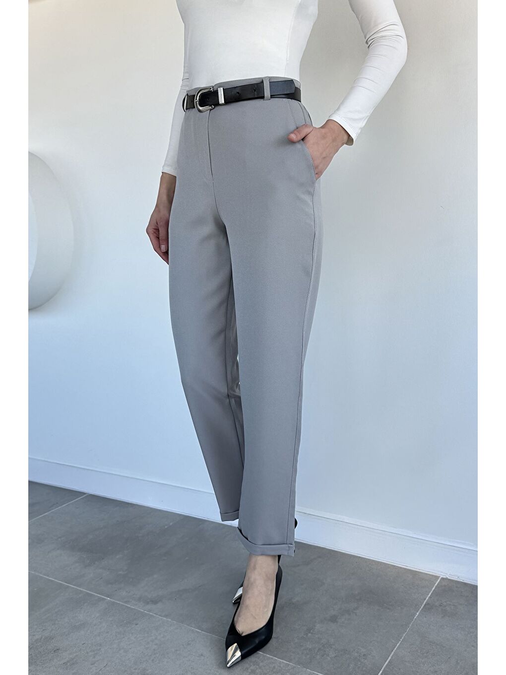 Gri Kadın Kemerli Duble Paça Pantolon-2