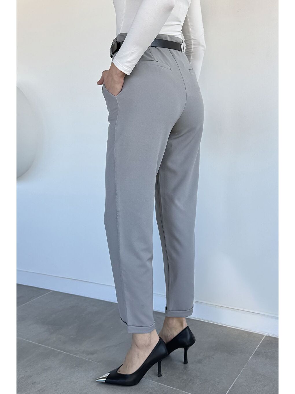Gri Kadın Kemerli Duble Paça Pantolon-3