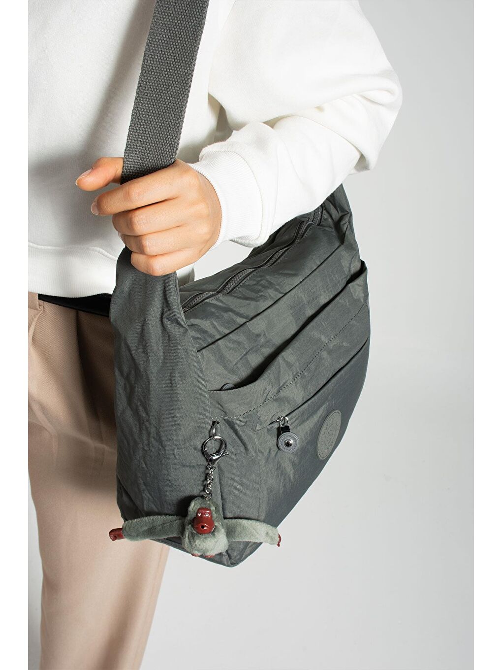 Gri Martinez Hafif, Su Geçirmez, Çok Gözlü Kadın Omuz Postacı Çantası BP-4848O-1