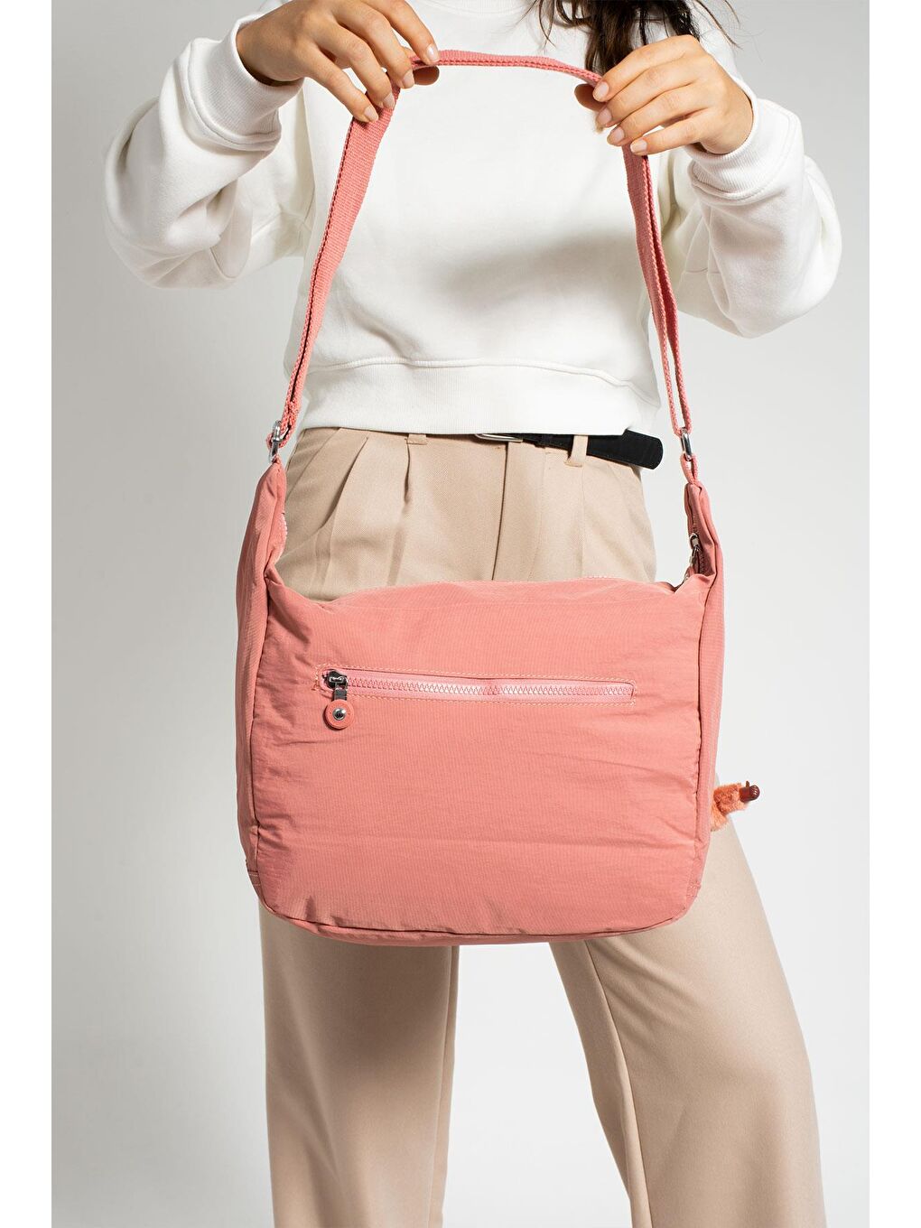 Pembe Martinez Hafif, Su Geçirmez, Çok Gözlü Kadın Omuz Postacı Çantası BP-4848O-2