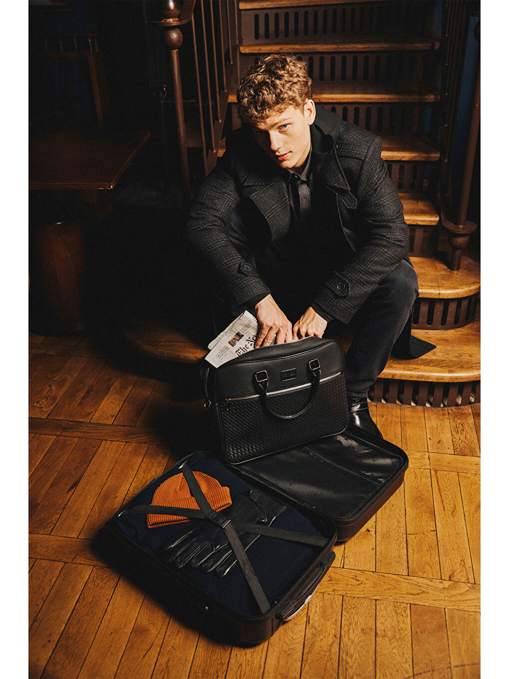 Erkek Siyah Standart Fit Normal Kesim Mono Yaka Desenli Palto-1