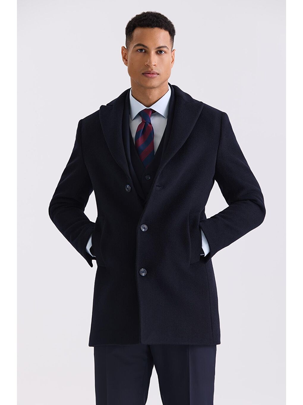 Koyu Lacivert Regular Fit Sivri Yaka Yan Cep Yünlü Kaşe Kaban