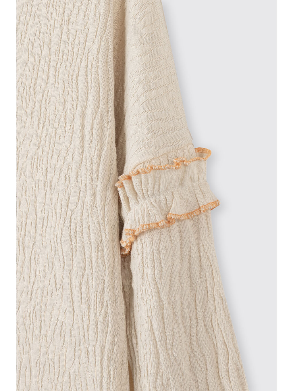 Kız Bebek Yuvarlak Yaka Fırfır Detaylı Bej Tişört-1