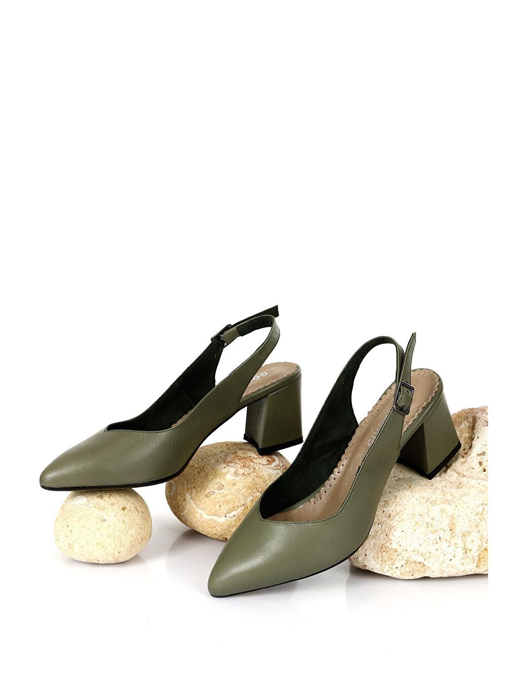 HAKİ  Hakiki Deri Sivri Burun Orta Kalın Topuklu Arkası Açık Kadın Yazlık Ayakkabı 24118-1