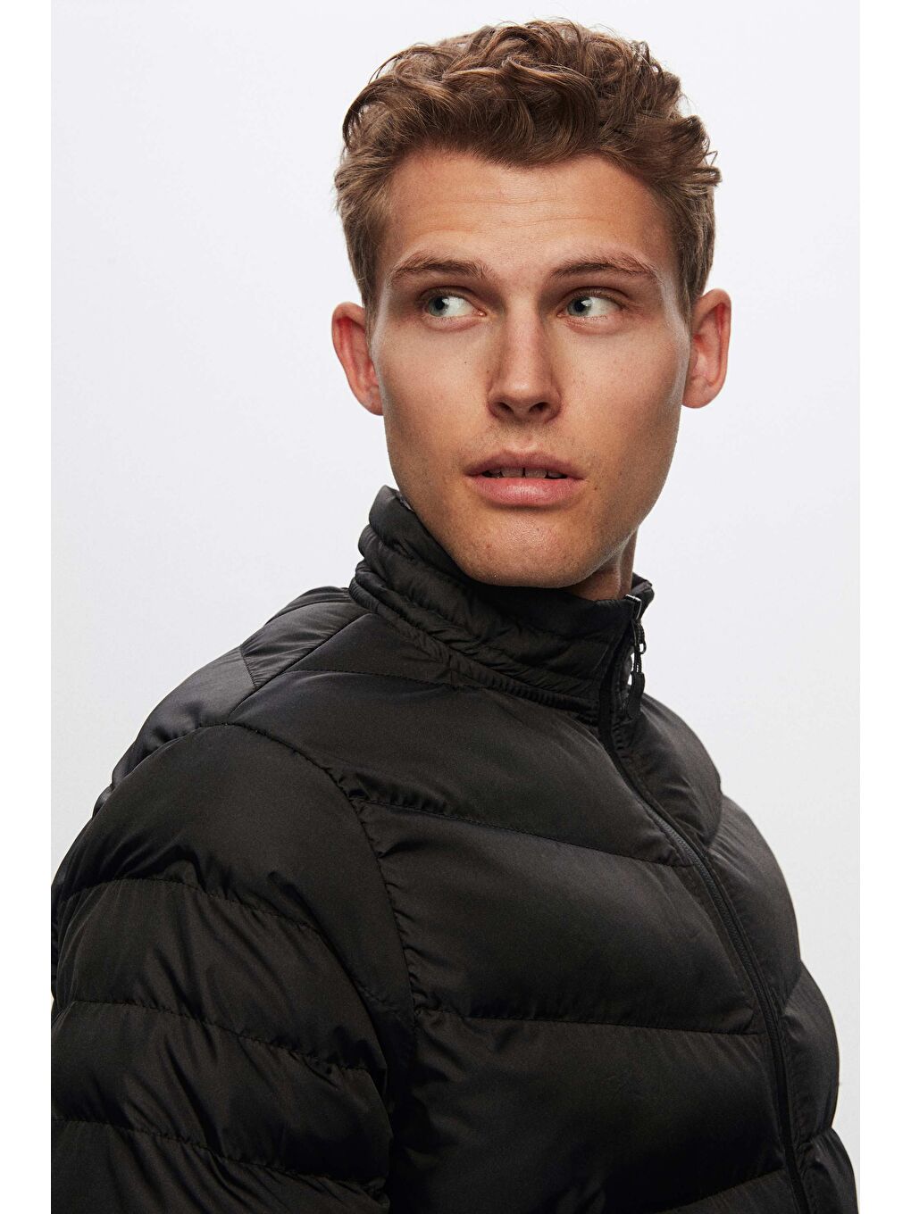 Slim Fit Siyah Rüzgar Geçirmez Elyaf Dolgulu Şişme Mont-2