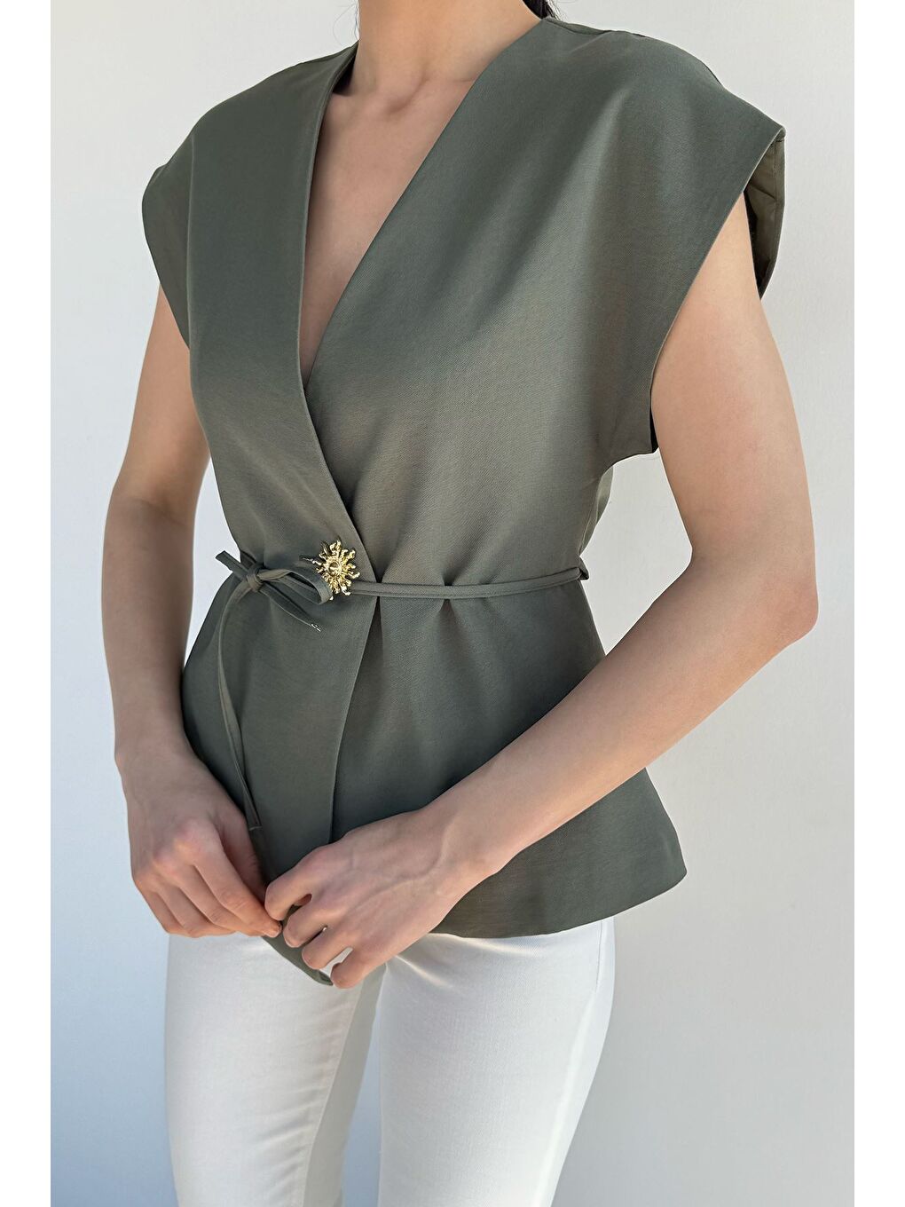 Haki Kadın Bel Bağlamalı Gold Düğmeli Yelek-2