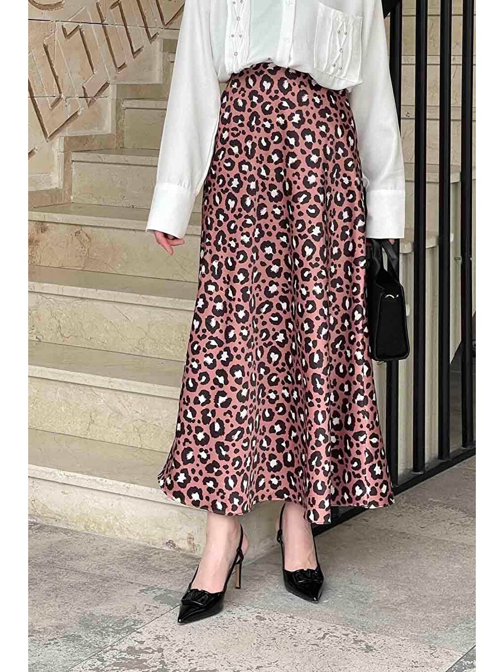 Pembe Saten Pamuklu Leopar Etek Gül-2