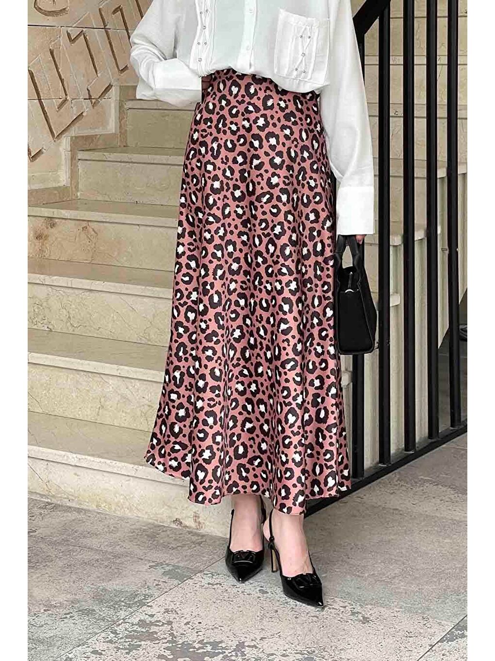 Pembe Saten Pamuklu Leopar Etek Gül-3