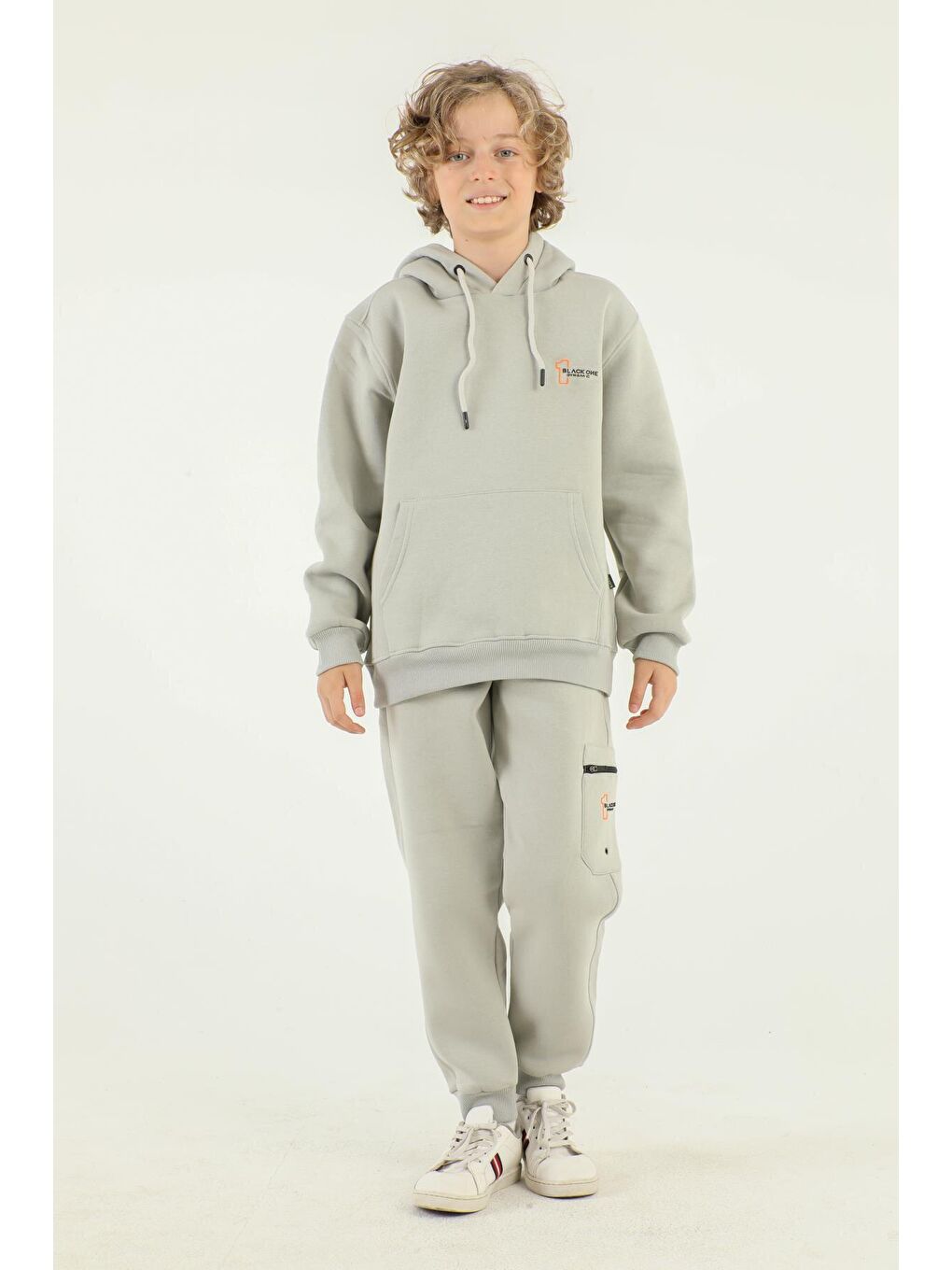 Gri Kapüşonlu Kargo Cepli Baskı Detaylı Erkek Çocuk Eşofman Takımı