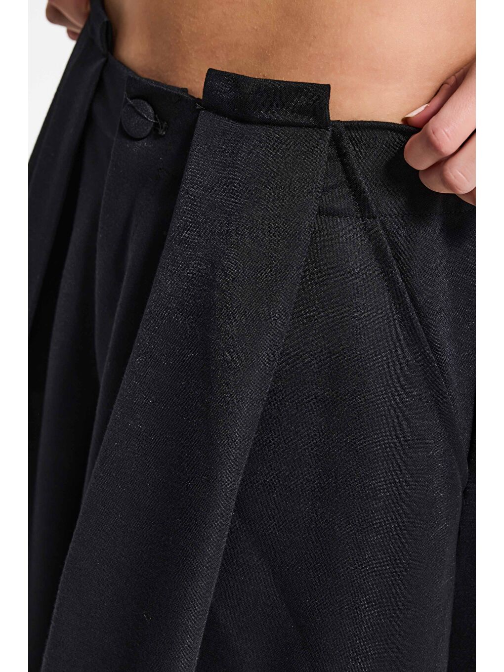 Kadın Siyah Balon Fit Viskon Kumaş Özel Tasarım Pantolon-3