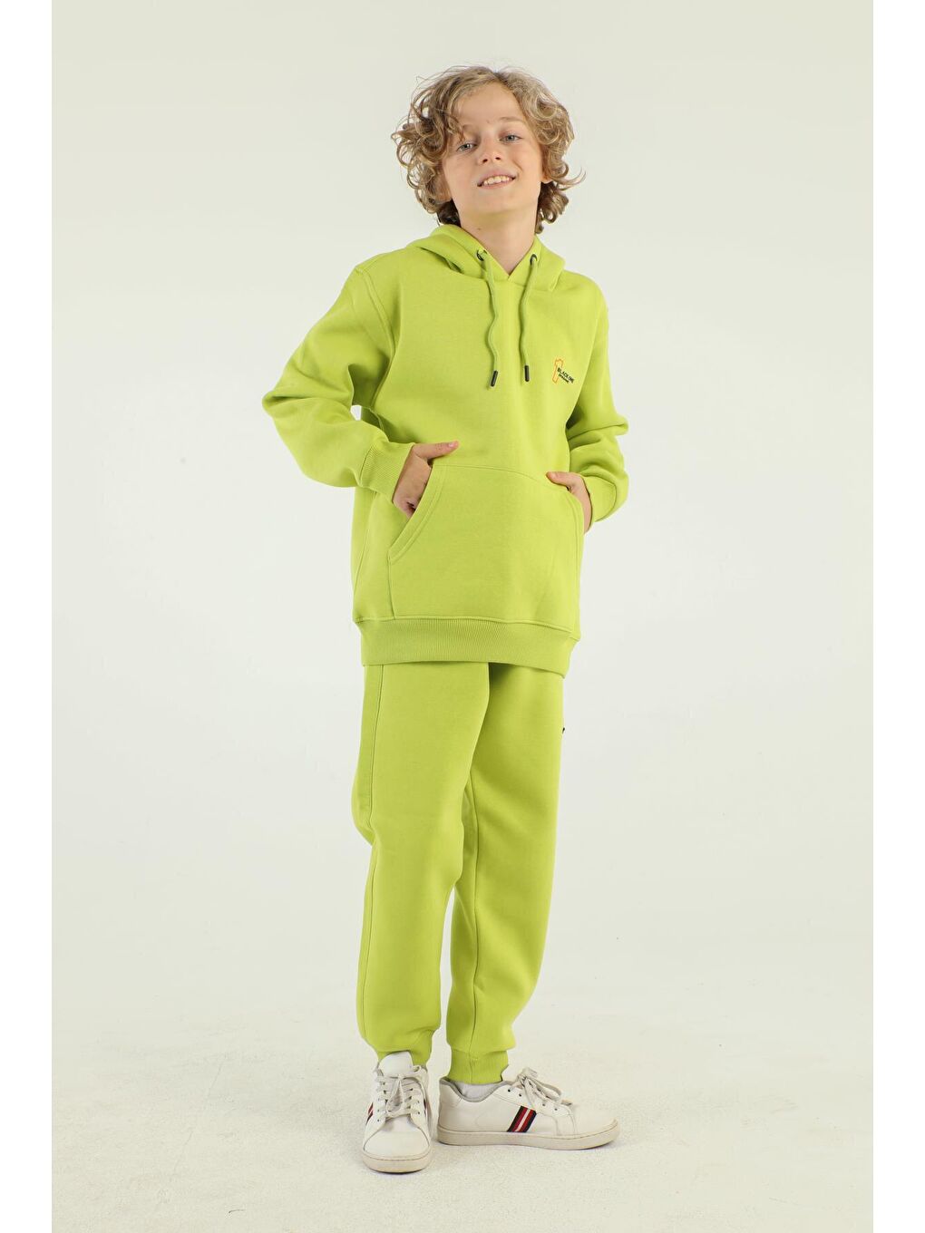 Yeşil Kapüşonlu Kargo Cepli Baskı Detaylı Erkek Çocuk Eşofman Takımı