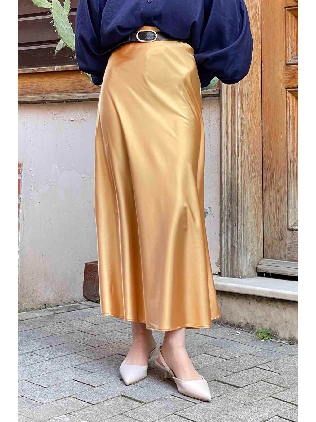 Sarı Düz Saten Çan Etek Gold