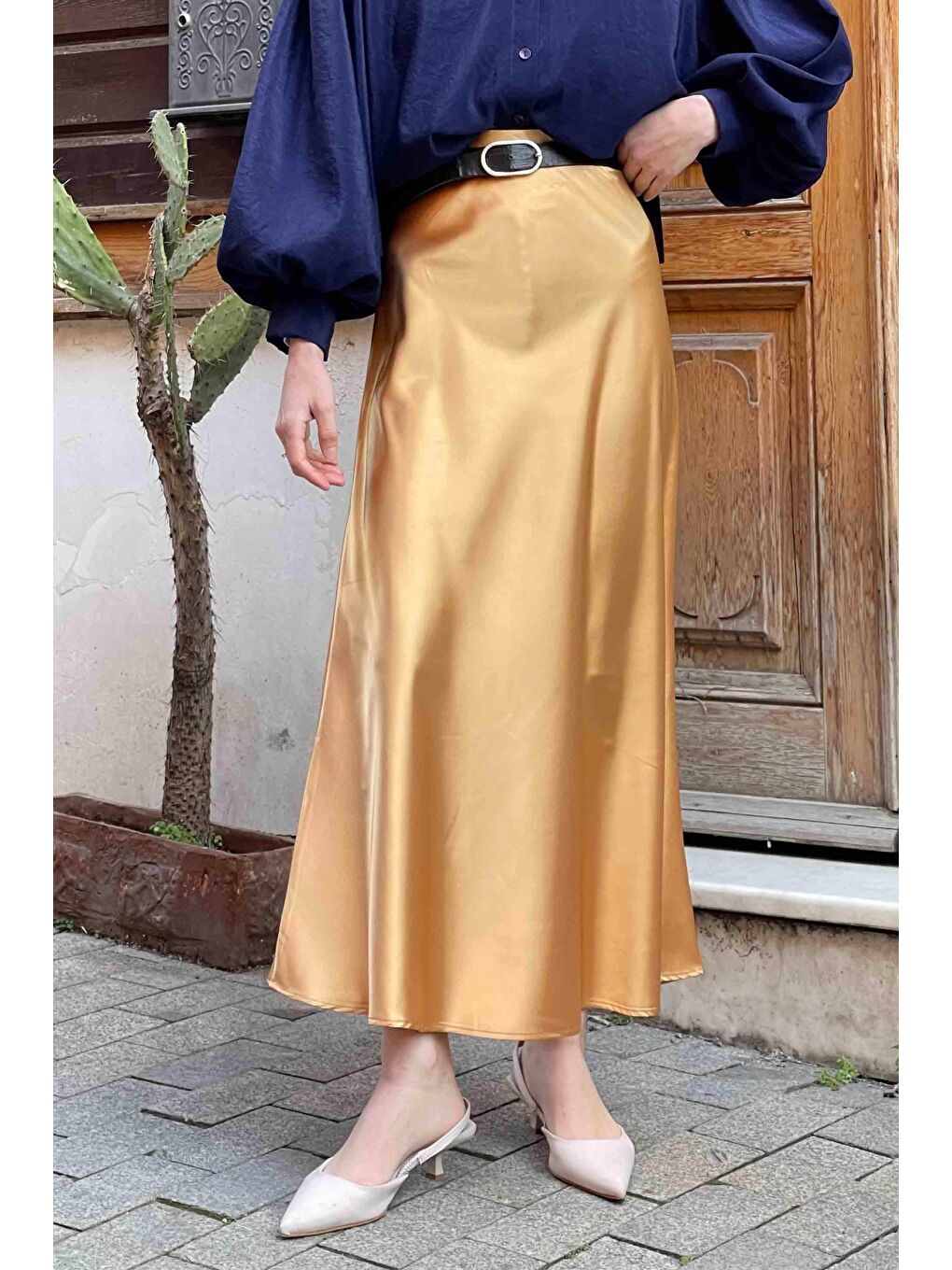 Sarı Düz Saten Çan Etek Gold-2