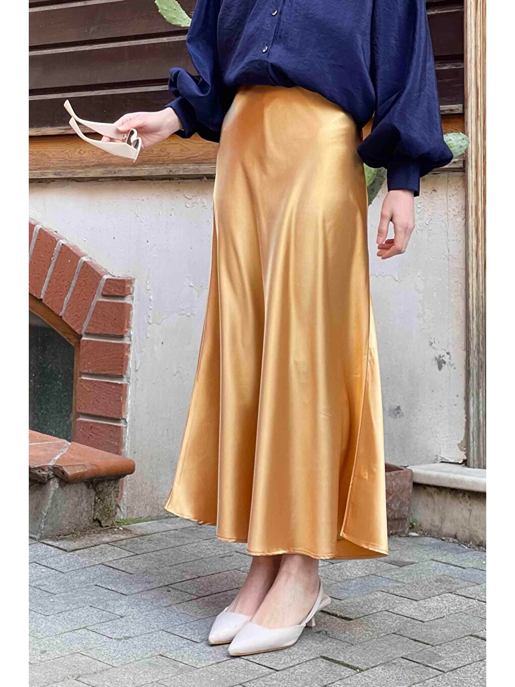 Sarı Düz Saten Çan Etek Gold-3