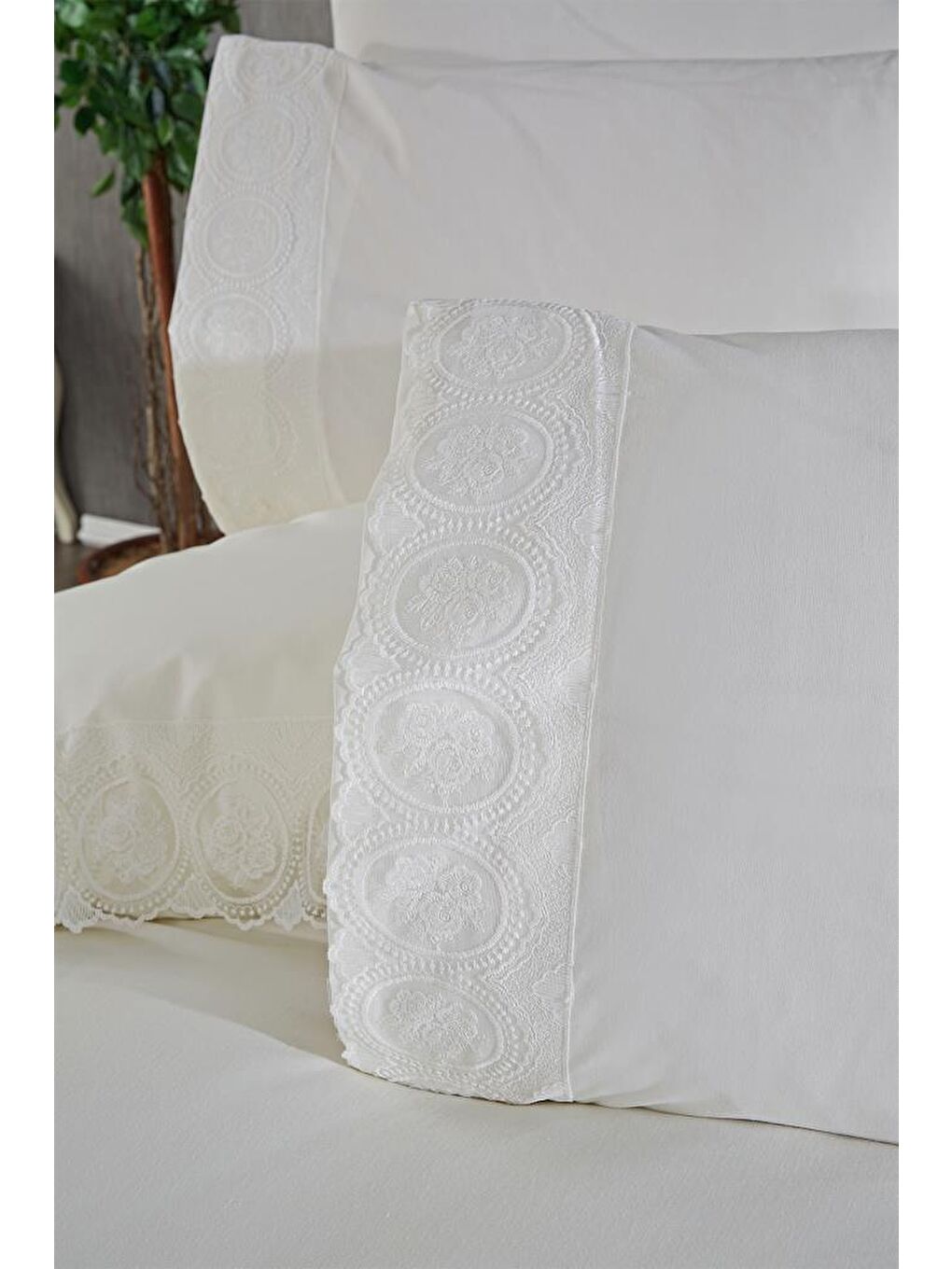 Ekru Fransız Dantelli Seda Çeyizlik Nevresim Takımı Krem-5