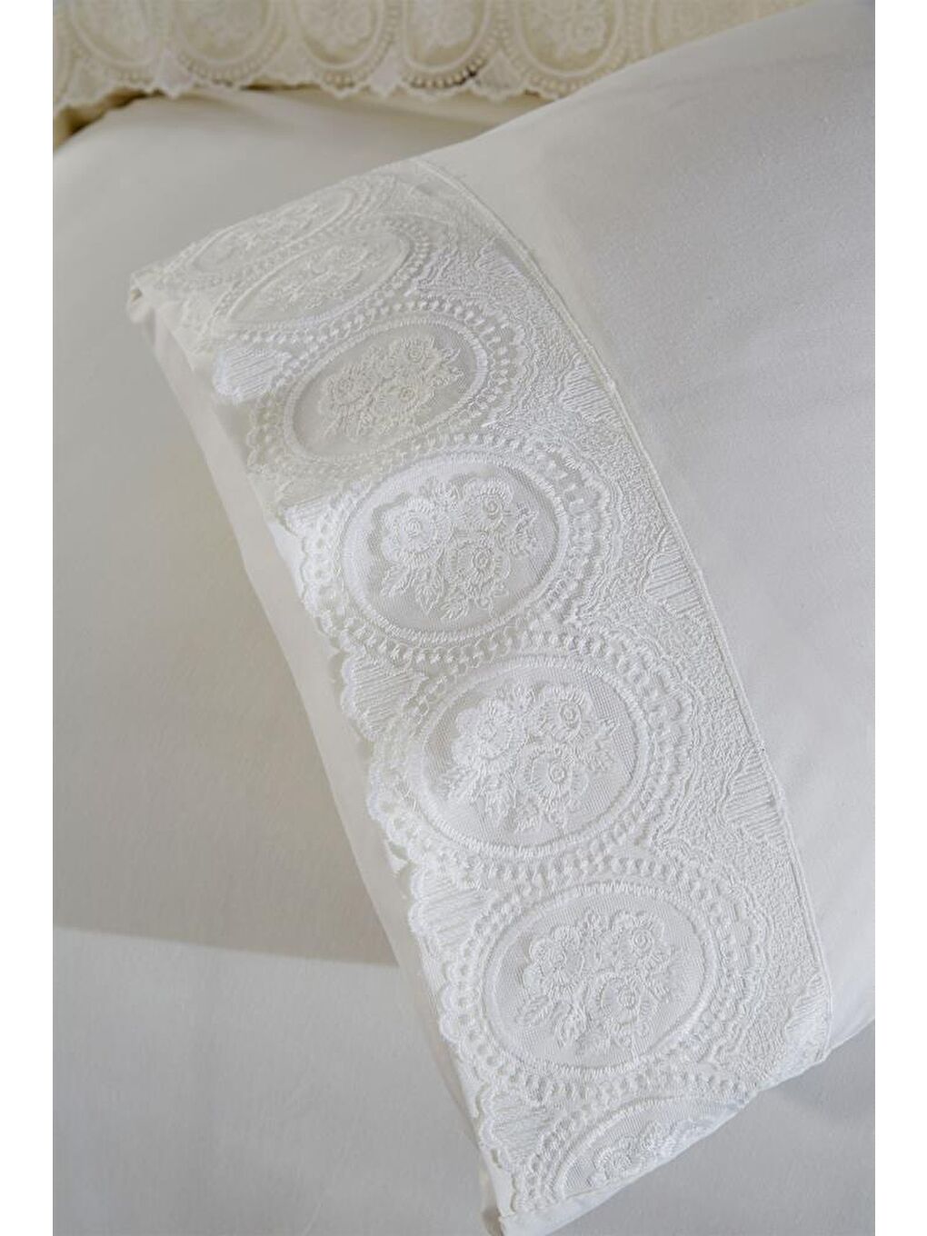 Ekru Fransız Dantelli Seda Çeyizlik Nevresim Takımı Krem-6