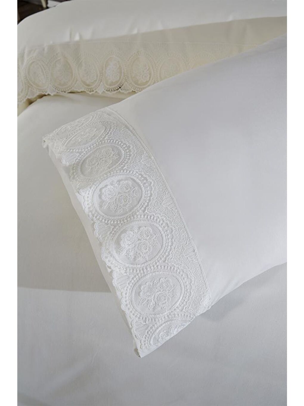 Ekru Fransız Dantelli Seda Çeyizlik Nevresim Takımı Krem-7