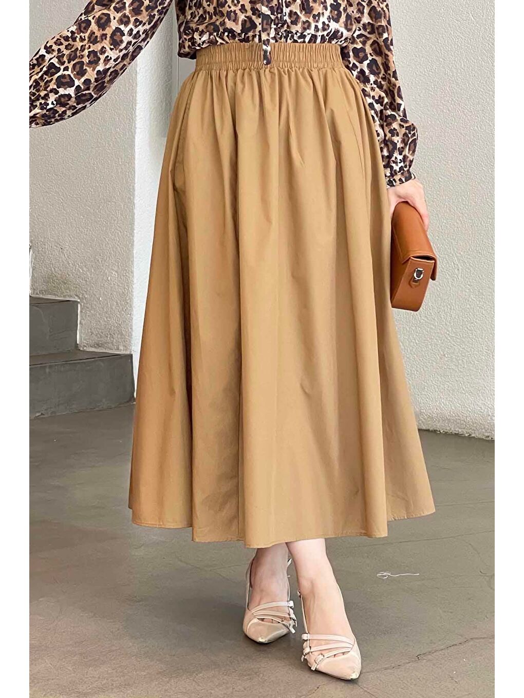 Kahverengi Cep Detaylı Kloş Keten Etek Camel-1