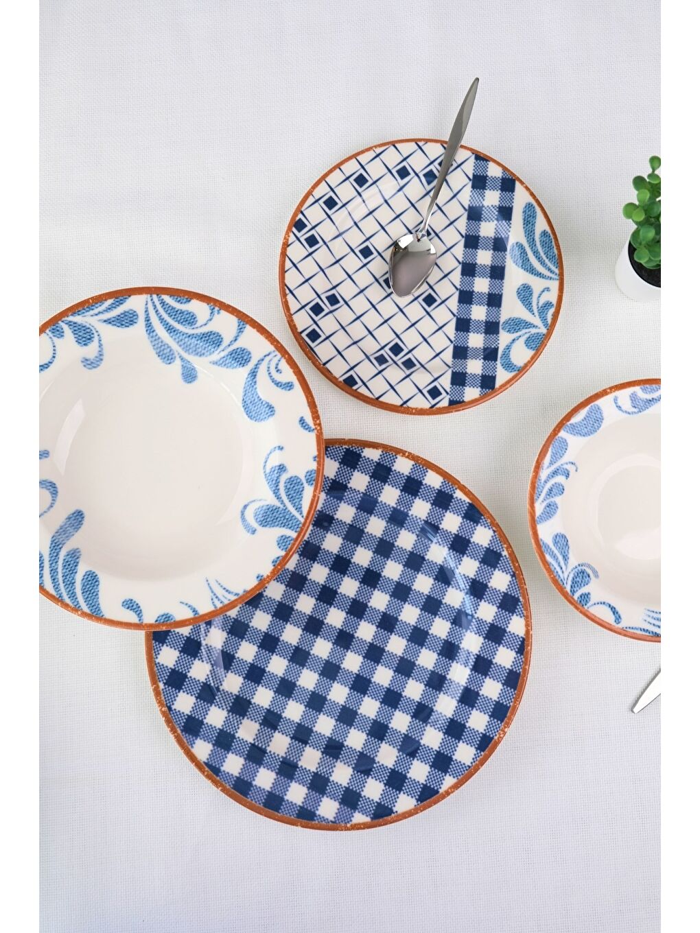 Karışık Porselen Lindy Yemek Takımı 6 Kişilik 24 Parça BNS24YKPRS1216-4