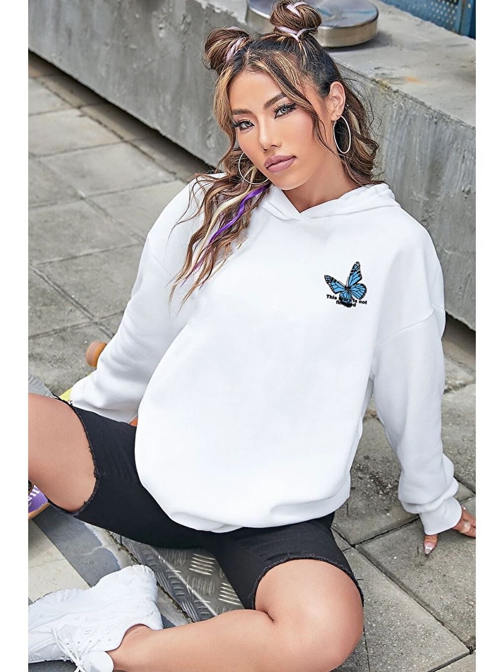 uyguntarz Beyaz Unisex Kelebek Sırt Baskılı Sweatshirt