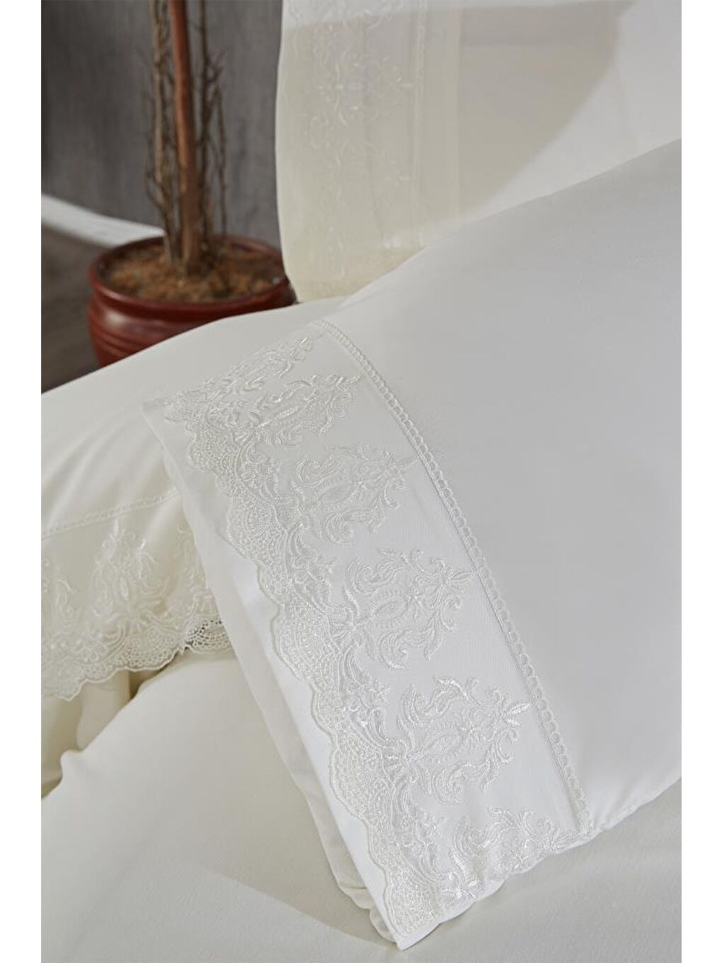 Ekru Fransız Dantelli Leyla Çeyizlik Nevresim Takımı Krem-4