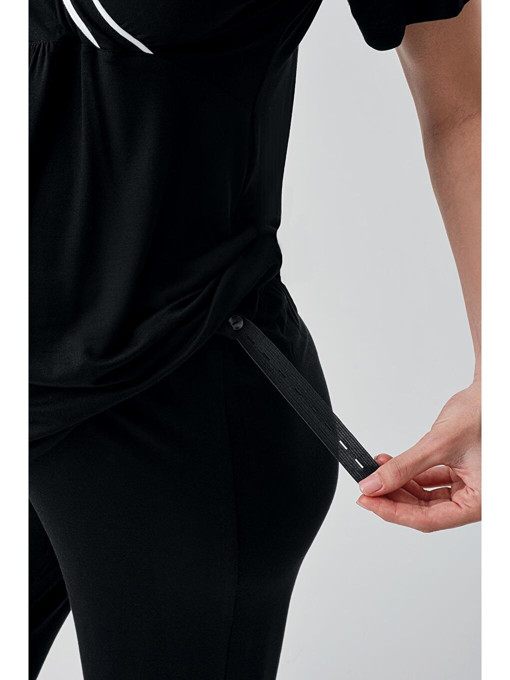 Siyah Kısa Kollu Emzirme Bölmeli Ayarlanabilir Bel Esnek Viskoz Hamile Pijama Takım 19217-4