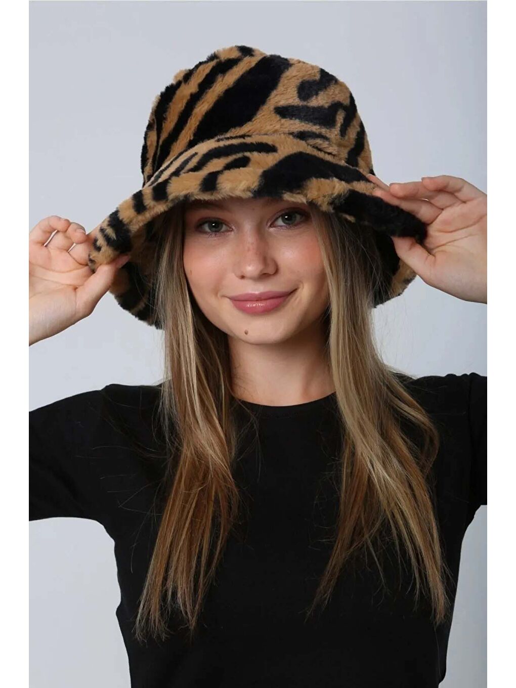 Kahverengi Kadın Pelüş Bucket Şapka RKŞ 01 Kahve Zebra-2