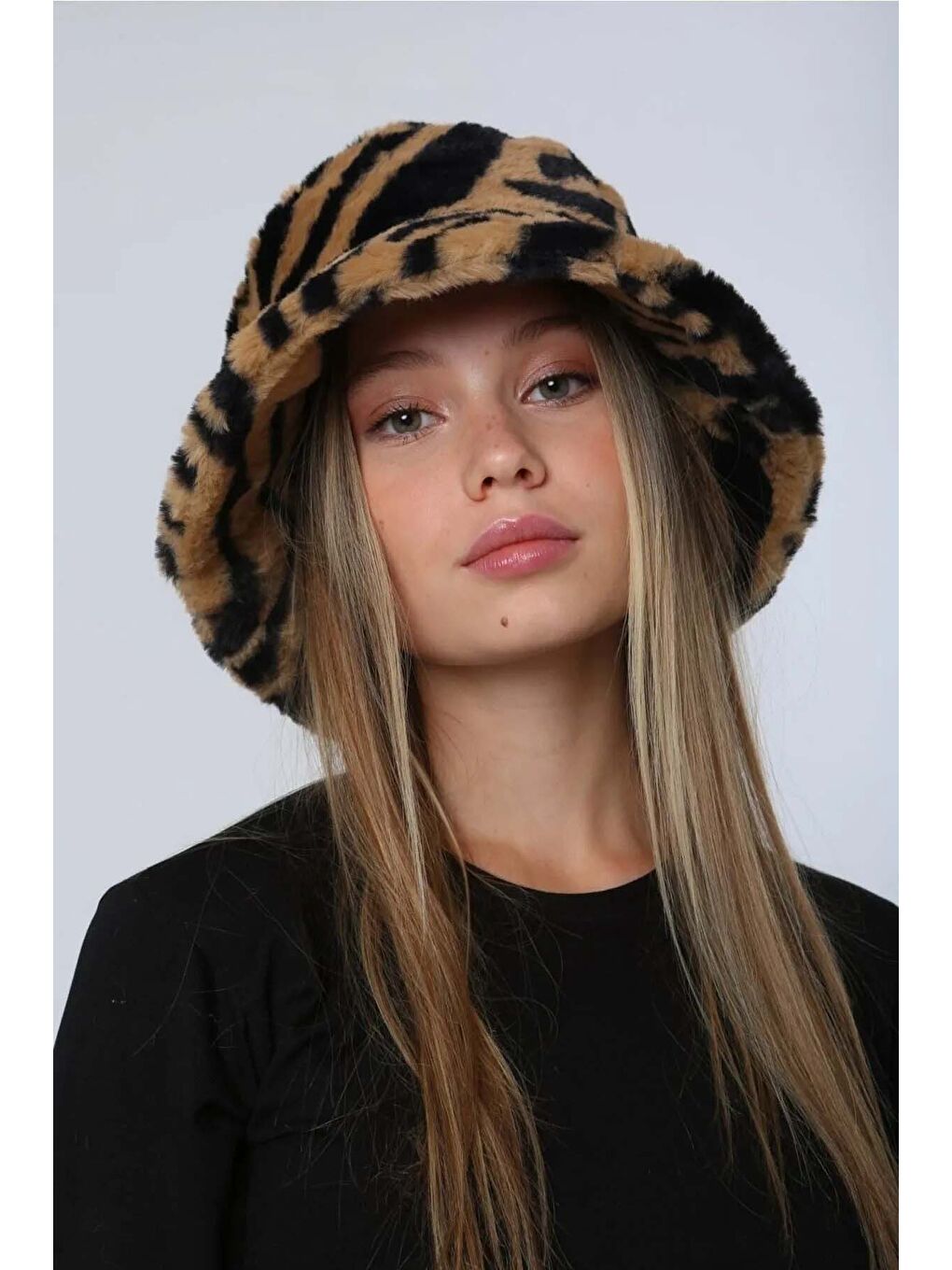 Kahverengi Kadın Pelüş Bucket Şapka RKŞ 01 Kahve Zebra-3